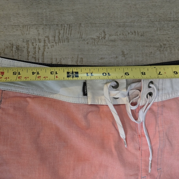 Vans shorts mens 32 striped swim trunks grey white & pink - Picture 14 of 14